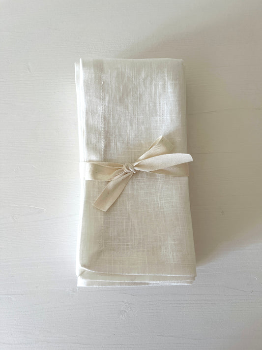 Set of Linen Napkins in White